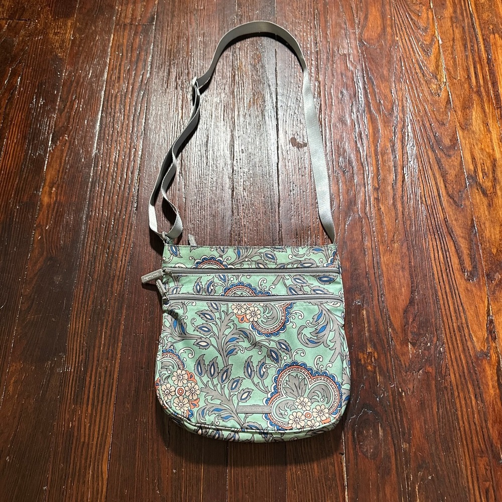 Vera Bradley Lighten Up Trio Zip Hipster Fan Flowers Crossbody Purse Bag